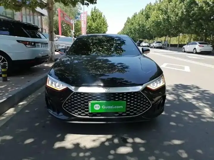 Han 2024 DM-i Honor Edition 121km Premium Model 3