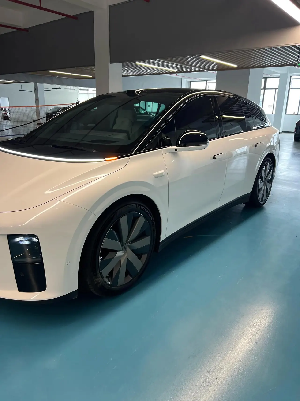Li i6 2025 model, four-wheel-drive base version 2