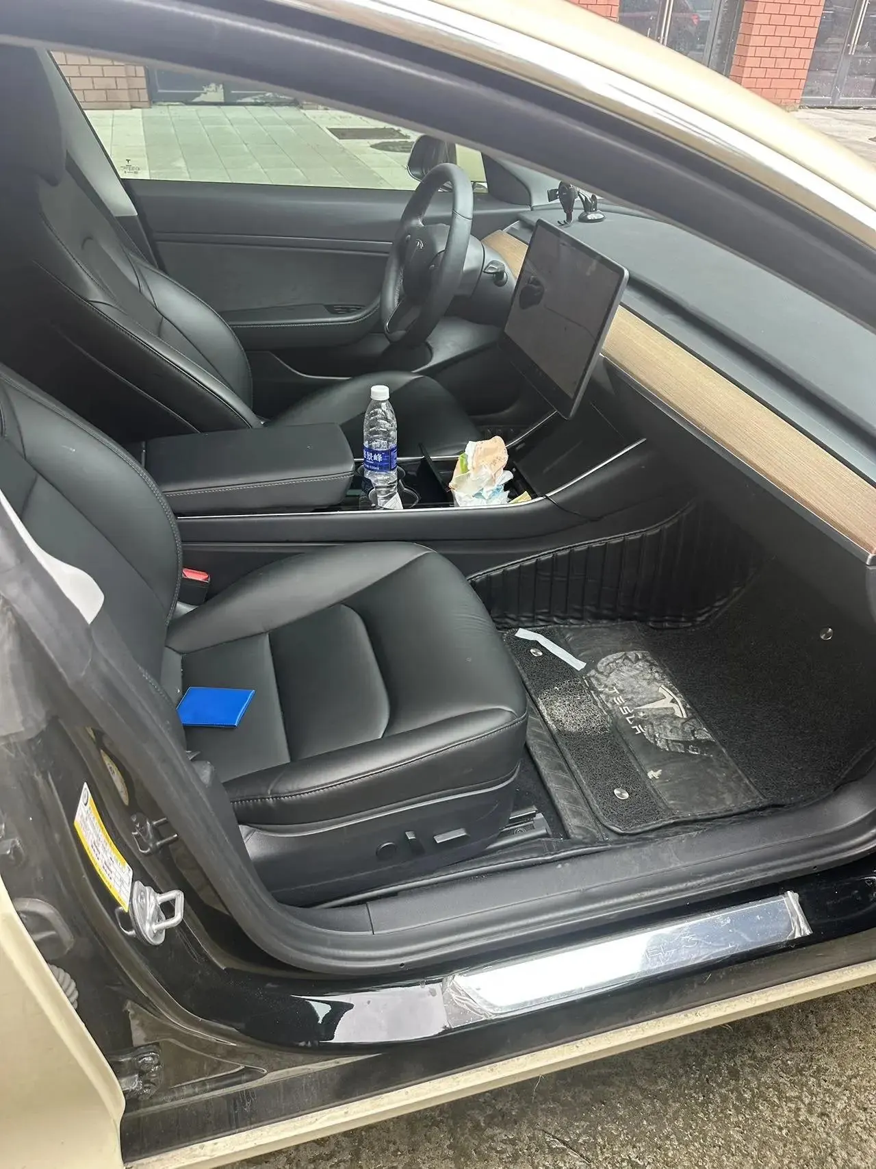 2019 Model 3 Standard Range Rear-Wheel Drive Upgrade Version 3