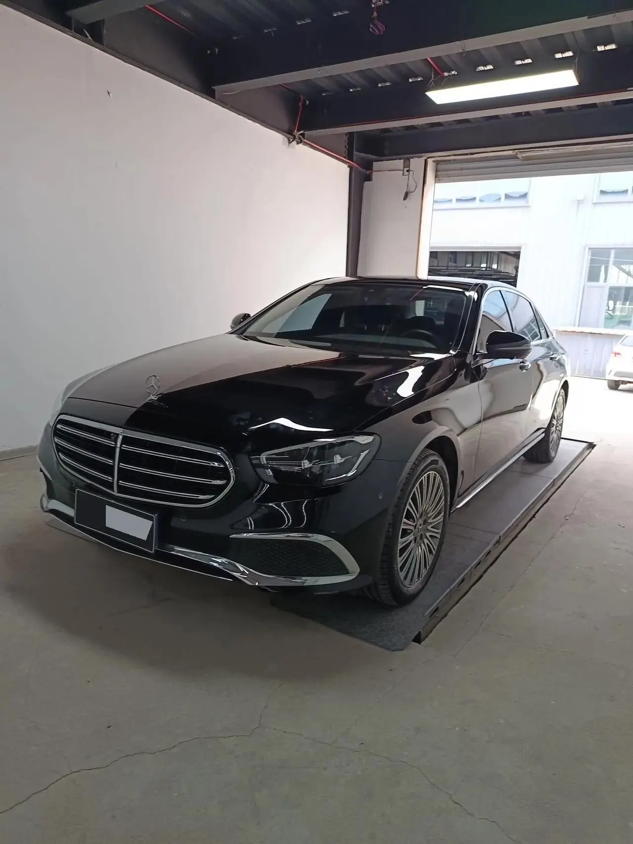 Mercedes Benz E Class 2023 E 300 L 2.0T Luxury (Modified) Automatic Gear - View 1