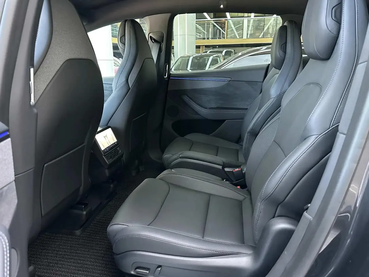 Tesla 2025 Model Y Long Range All-Wheel Drive Automatic 5