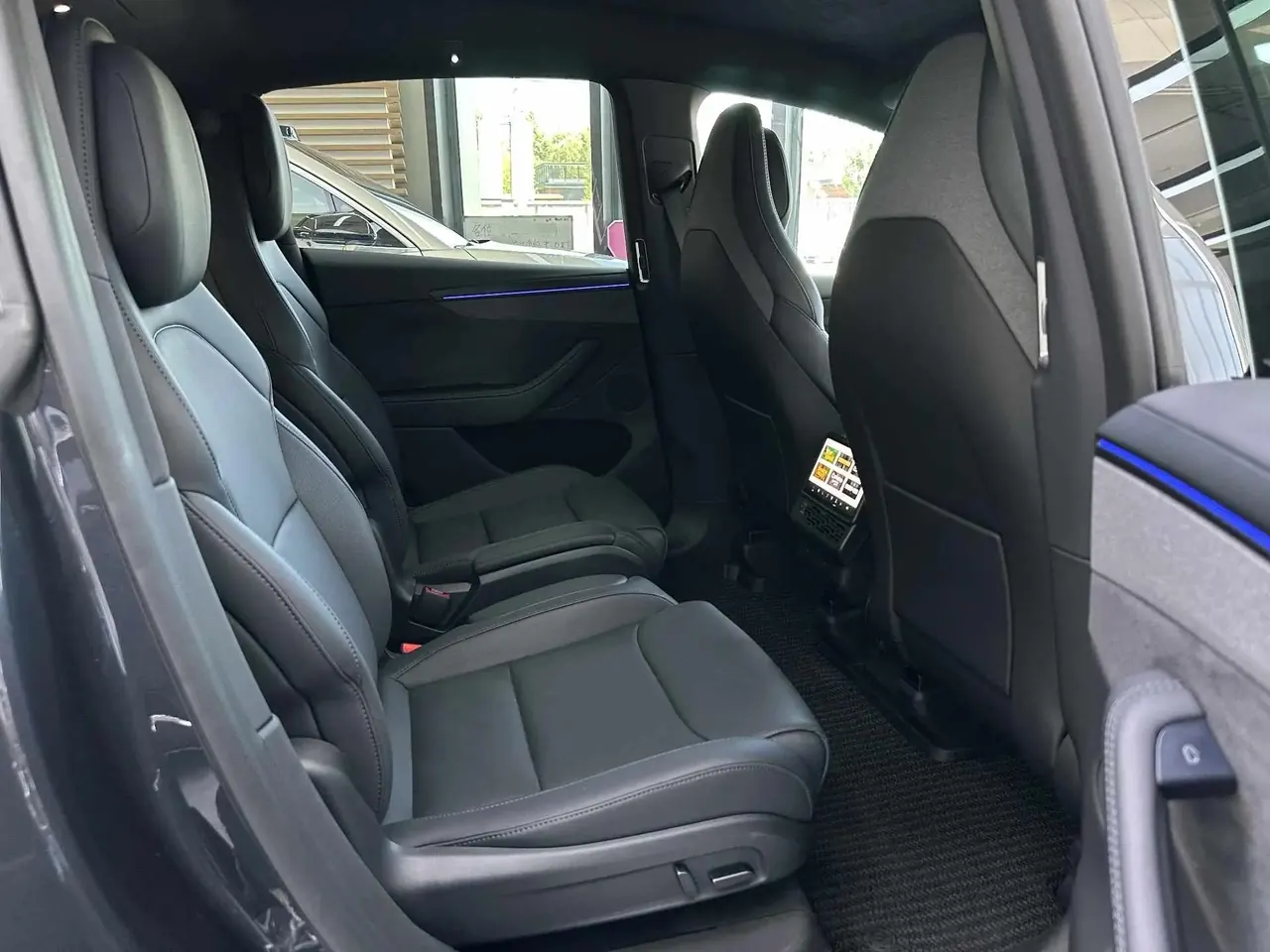 Tesla 2025 Model Y Long Range All-Wheel Drive Automatic 8