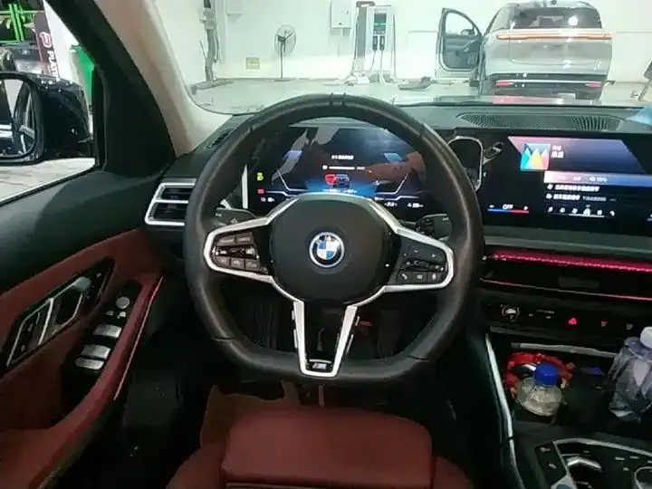 BMW i3 2025 eDrive 35 L 11