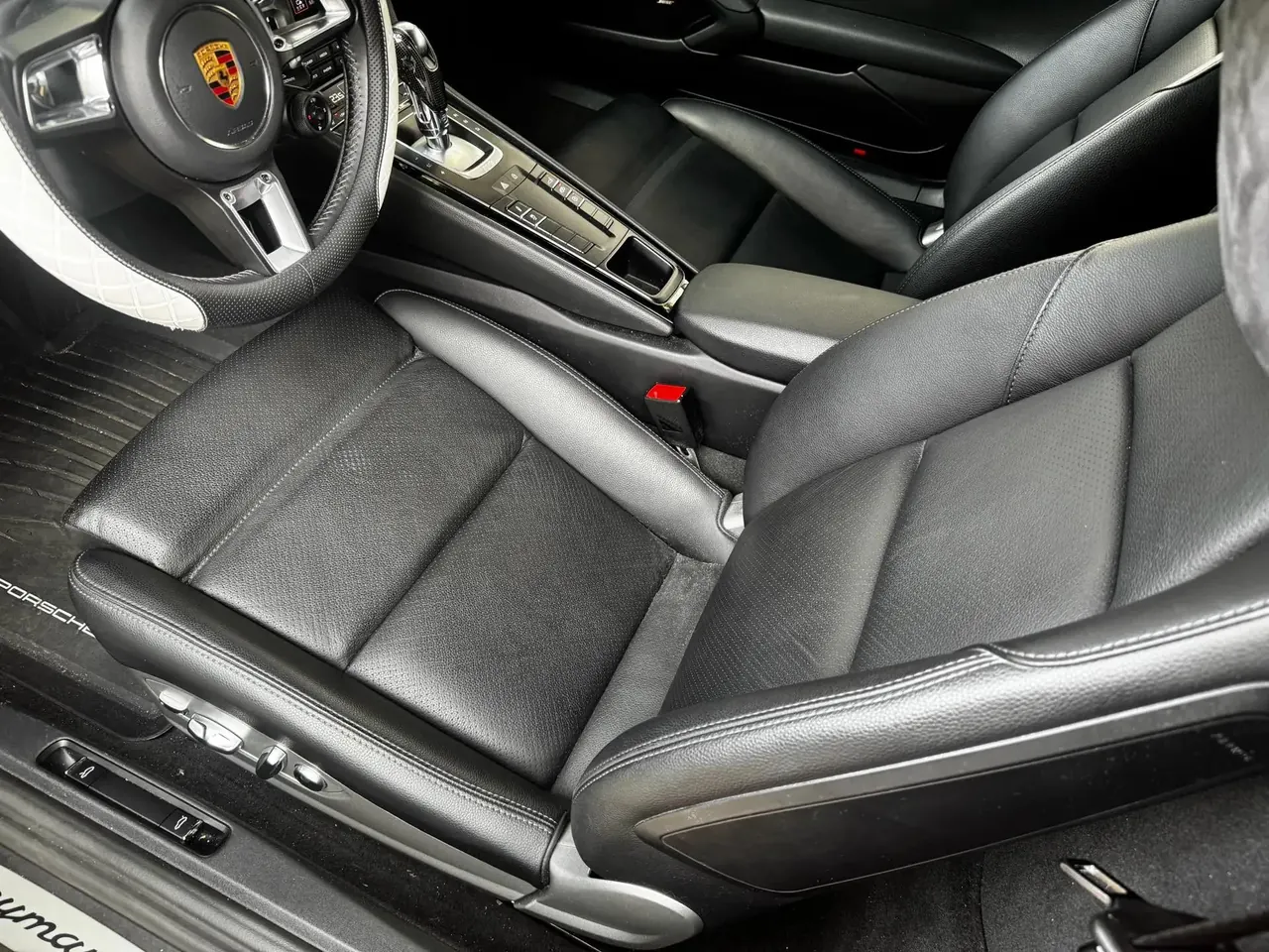 Porsche 718 2019 Cayman T 2.0T 8