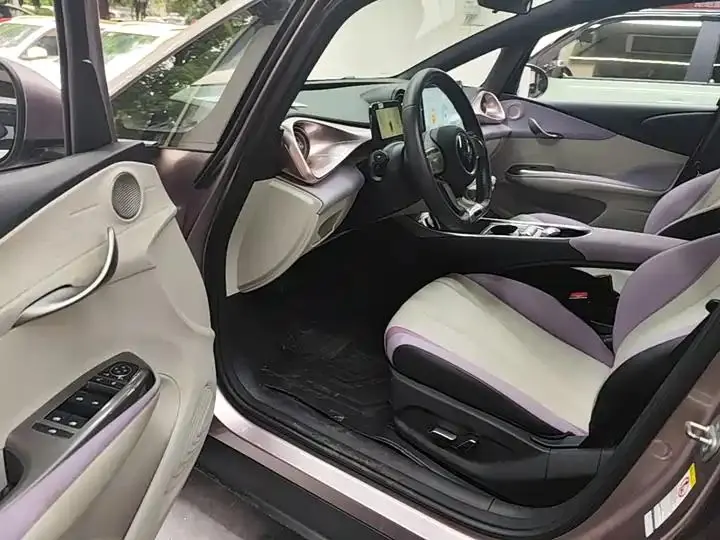 Dolphin 2021, 405 km, Fashion Edition 16