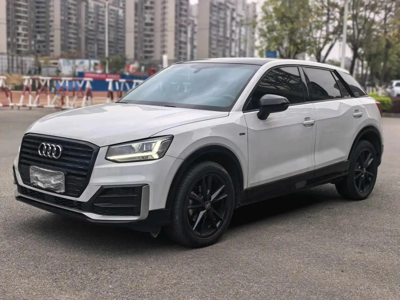 Audi Q2L 2021 model 35 TFSI Stylish Elegant Edition - View 1