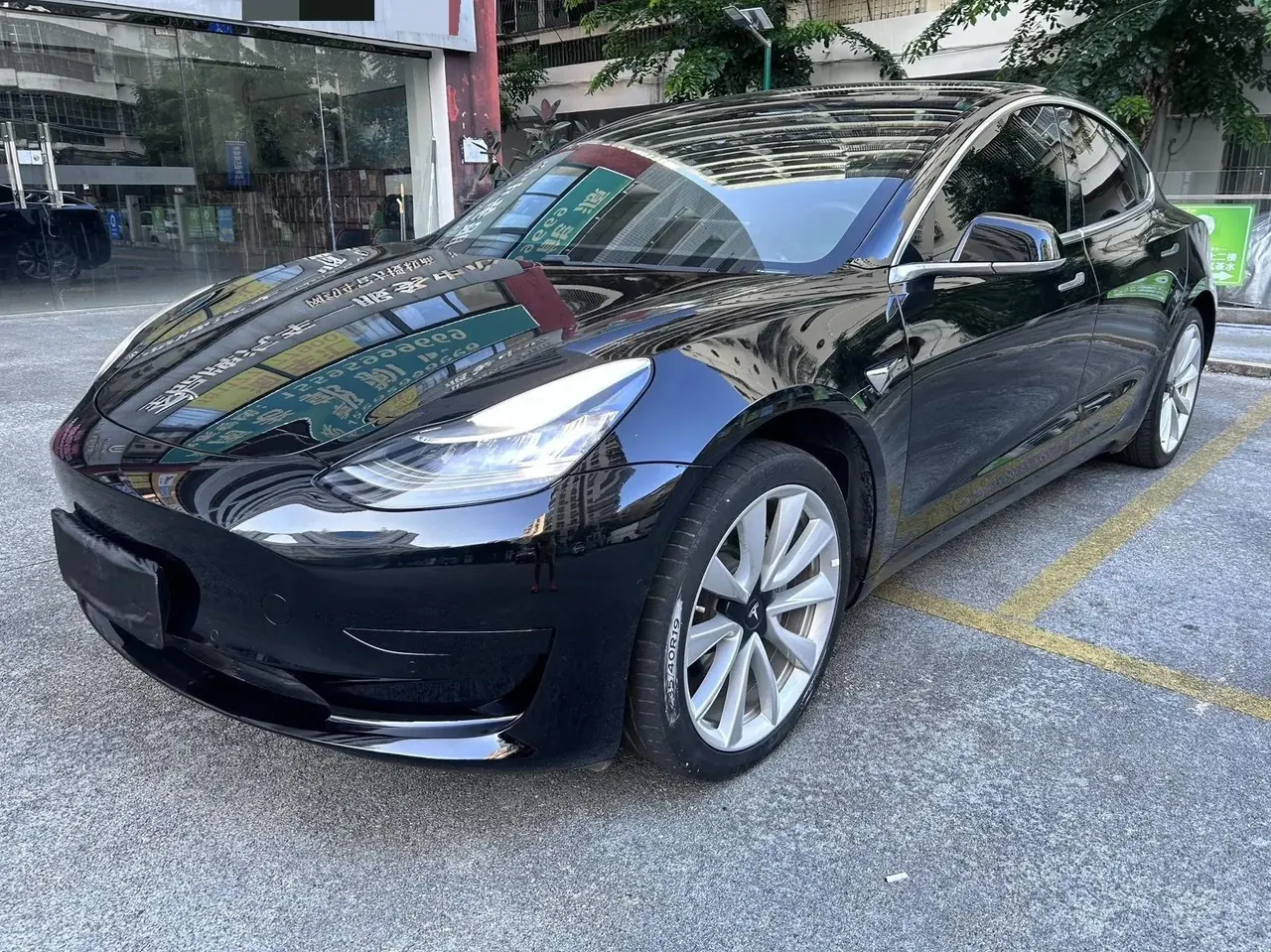 Open image lightbox: 2019 Model 3 Standard Range Rear-Wheel Drive Upgrade Version