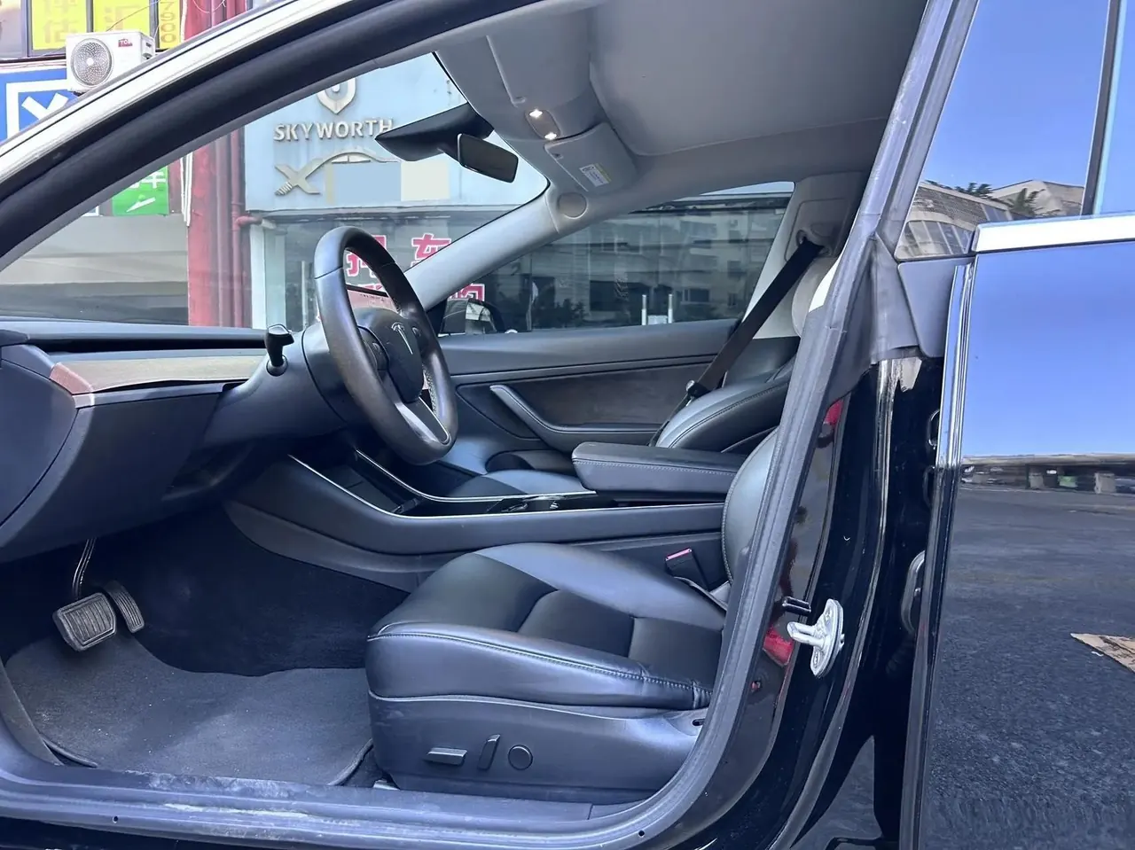 2019 Model 3 Standard Range Rear-Wheel Drive Upgrade Version 6
