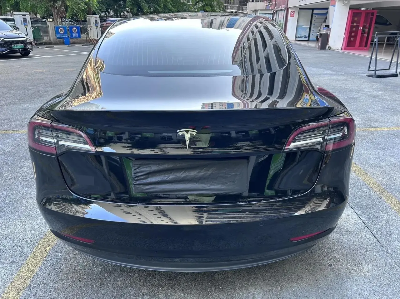 2019 Model 3 Standard Range Rear-Wheel Drive Upgrade Version 8
