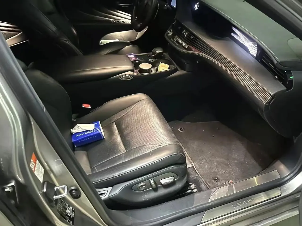 Lexus LS 2020 500h Excellent Edition Country V 3