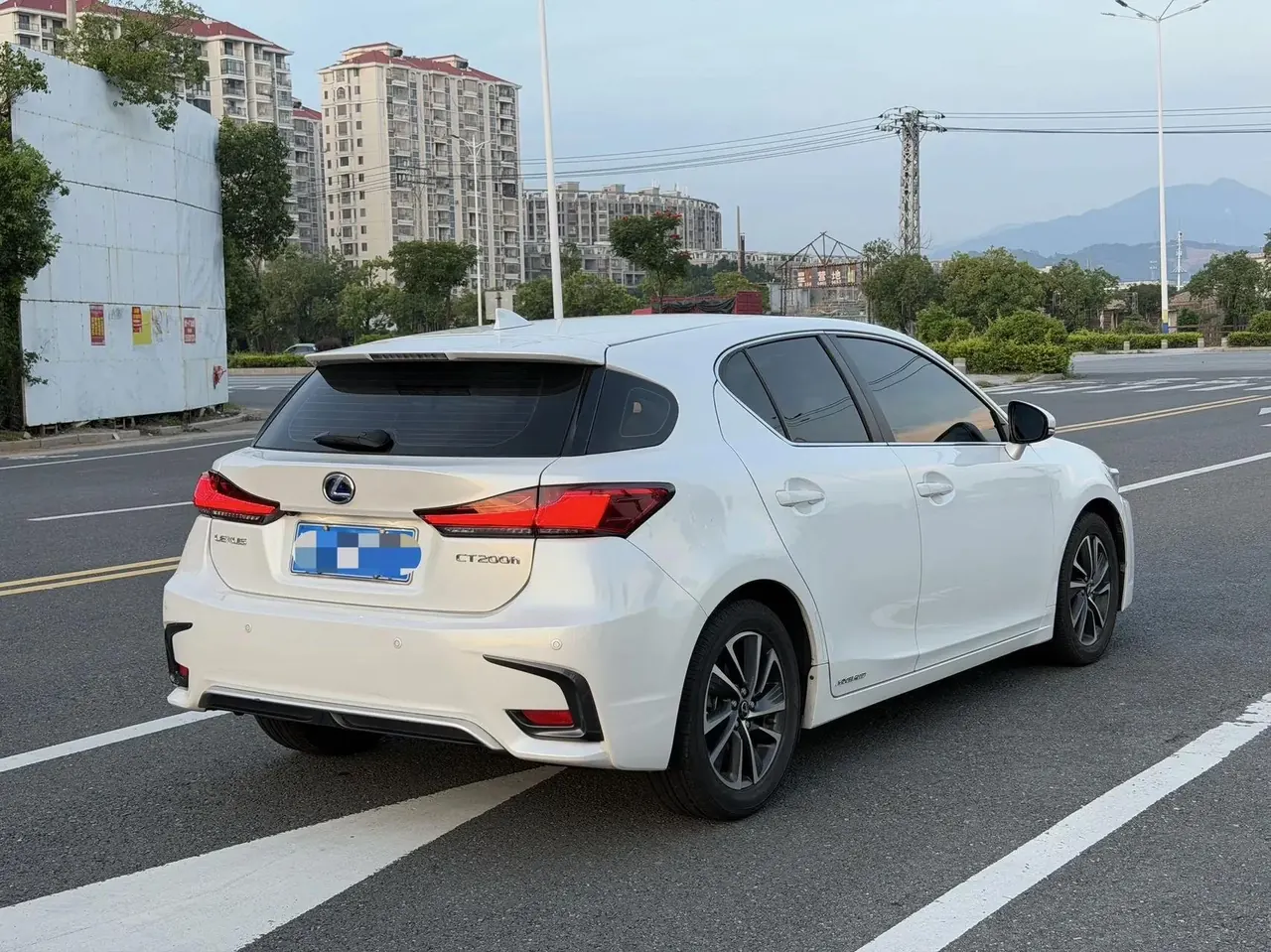 Lexus CT 2017 CT200h Comfort Edition Monochrome National V 4