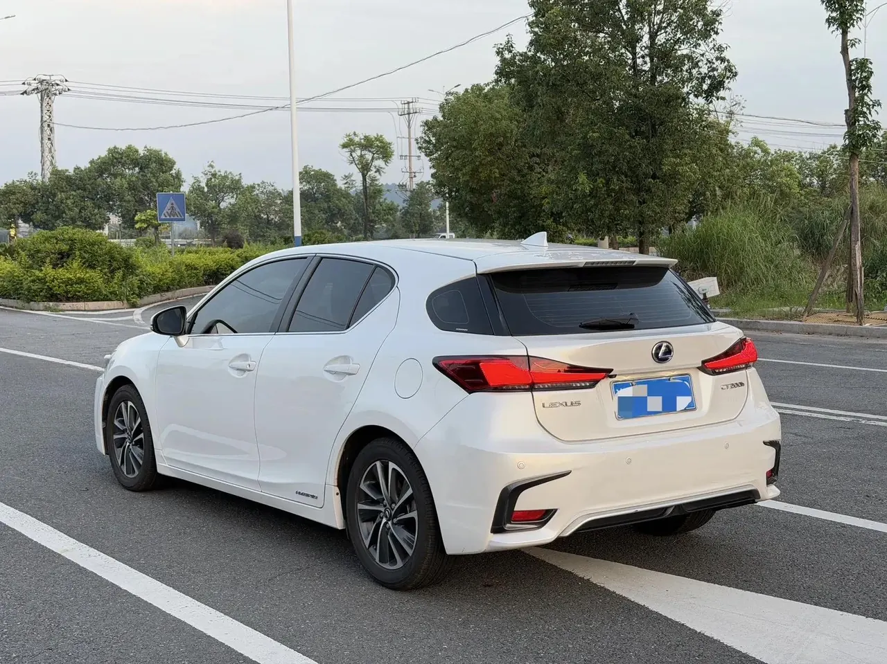 Lexus CT 2017 CT200h Comfort Edition Monochrome National V 6