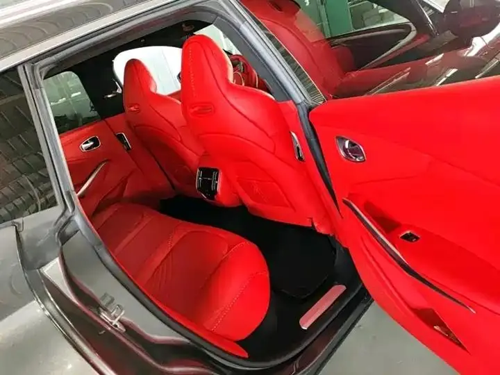 Aston Martin DBX 2020 4.0T V8 10