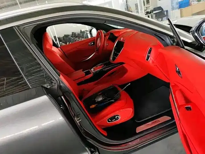 Aston Martin DBX 2020 4.0T V8 11