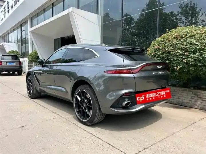 Aston Martin DBX 2020 4.0T V8 2