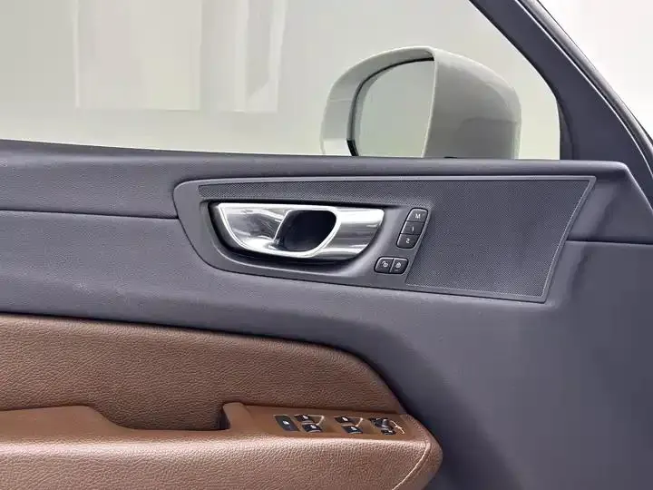 Volvo XC60 2020 T5 4WD Zhiyuan Deluxe Edition 12
