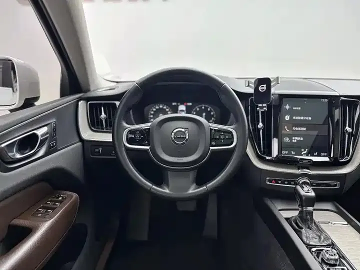 Volvo XC60 2020 T5 4WD Zhiyuan Deluxe Edition 9