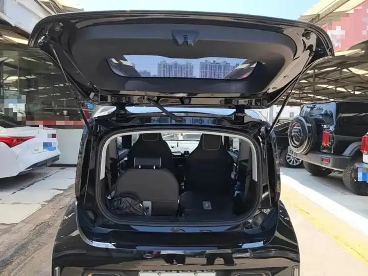 BaoJun KiWi EV 2022 Artist Light Edition Lithium Iron Phosphate 19