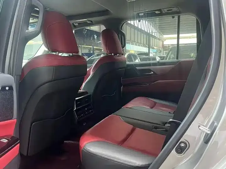 Lexus LX 2022 600 5
