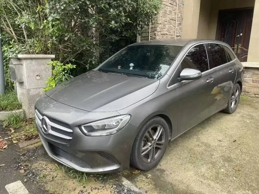 Open image lightbox: Mercedes Benz Class B 2020 B 180