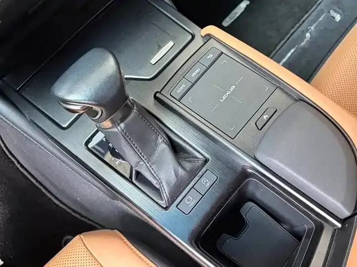 Lexus ES 2022 200 Executive Edition 13