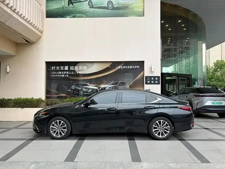 Lexus ES 2022 200 Executive Edition 2