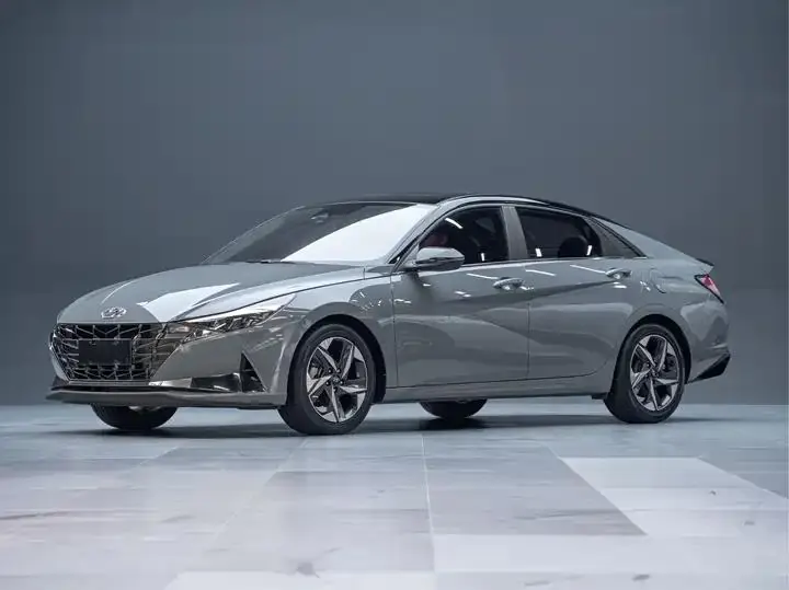 Открыть галерею: Elantra 2022 240TGDi DCT LUX Prestige Edition