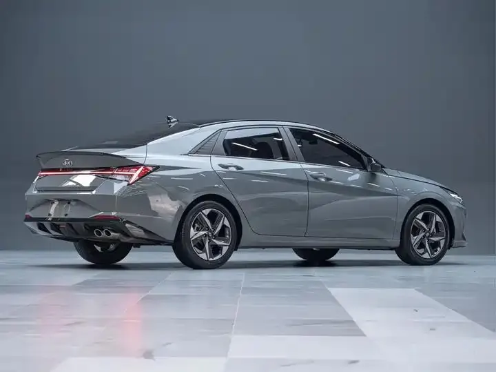 Elantra 2022 240TGDi DCT LUX Prestige Edition 10