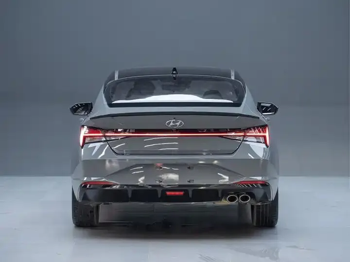 Elantra 2022 240TGDi DCT LUX Prestige Edition 11