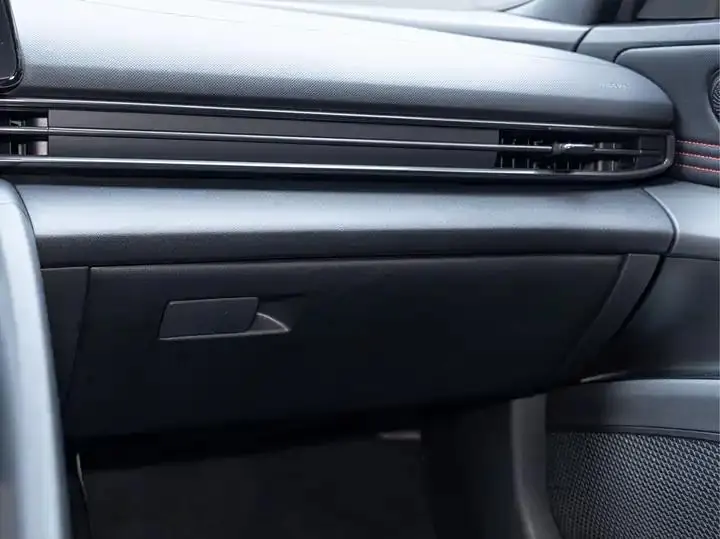 Elantra 2022 240TGDi DCT LUX Prestige Edition 15