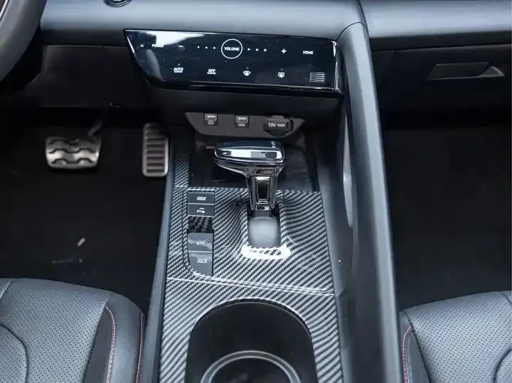 Elantra 2022 240TGDi DCT LUX Prestige Edition 5