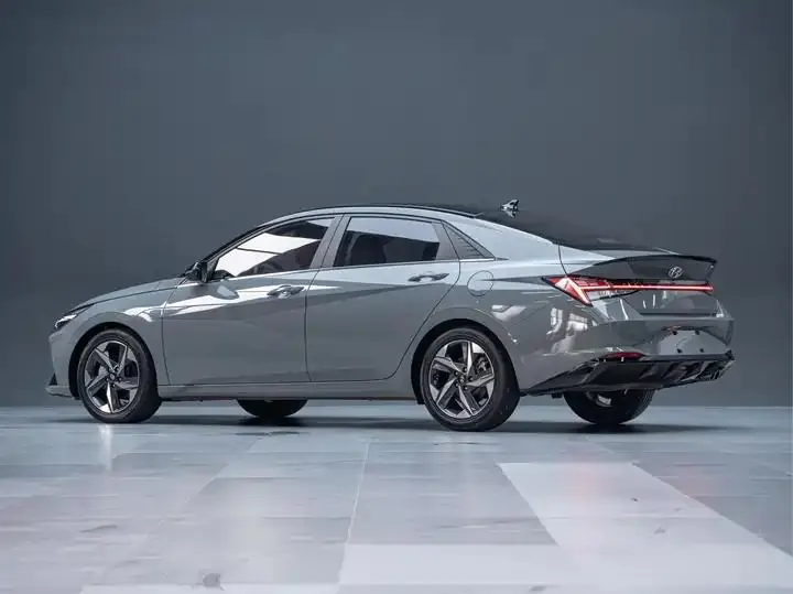 Elantra 2022 240TGDi DCT LUX Prestige Edition 8