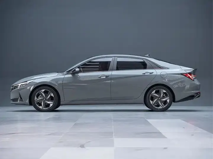Elantra 2022 240TGDi DCT LUX Prestige Edition 9