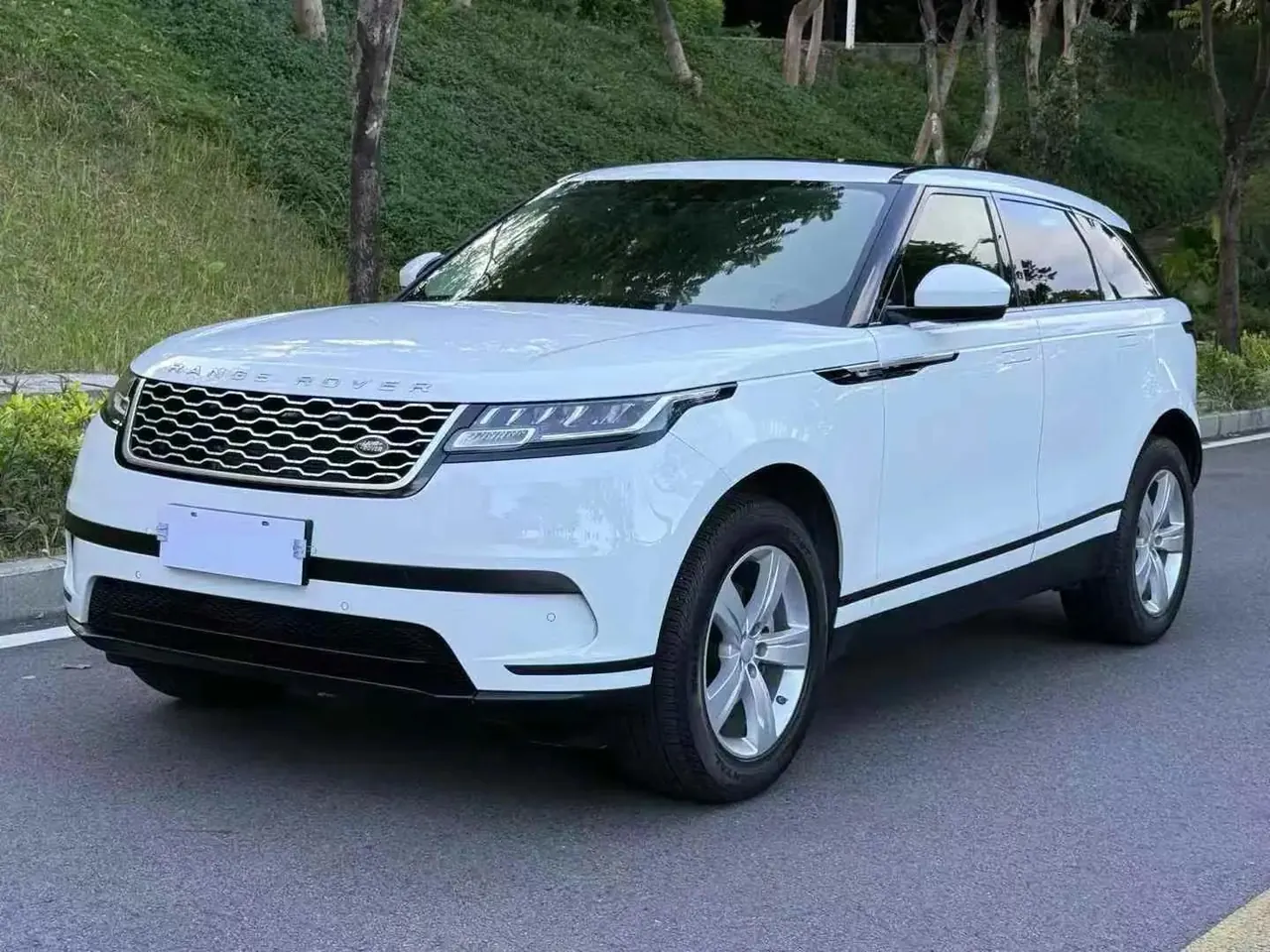 Open image lightbox: Range Rover Star Pulse 2020 P250