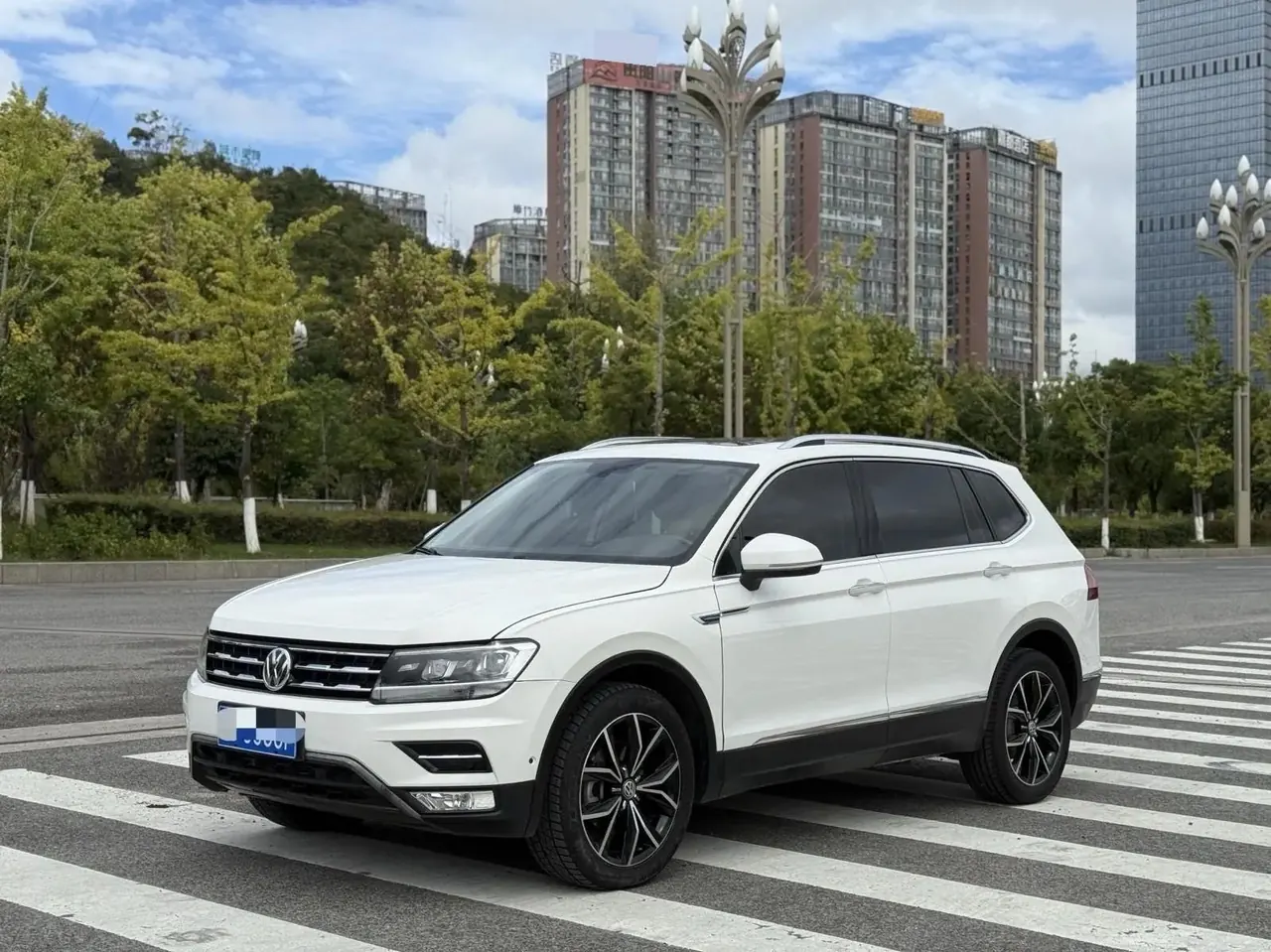 Tiguan L 2019 330TSI Auto Two-Drive Smart Deluxe Edition National V - View 1