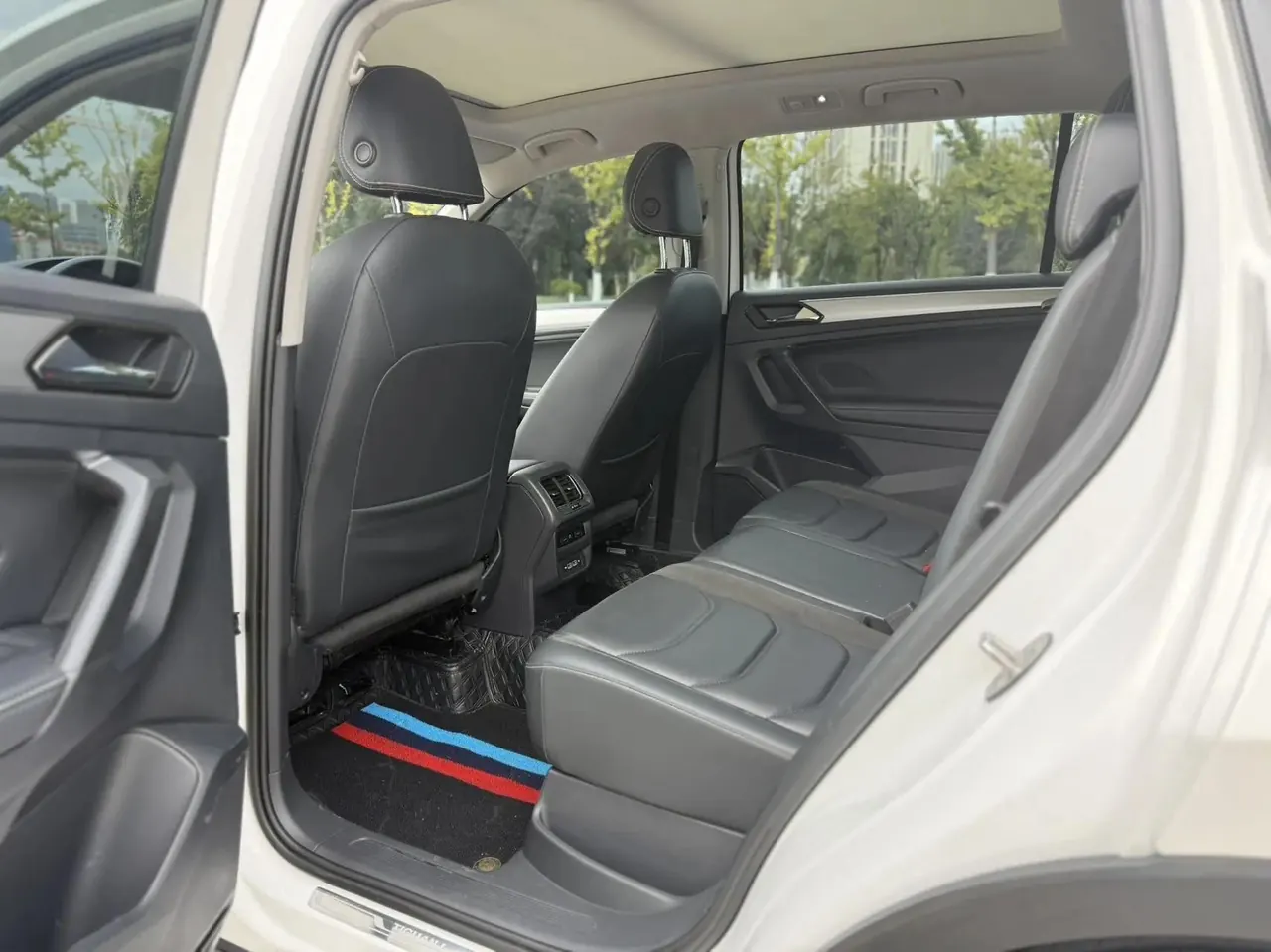 Tiguan L 2019 330TSI Auto Two-Drive Smart Deluxe Edition National V 8