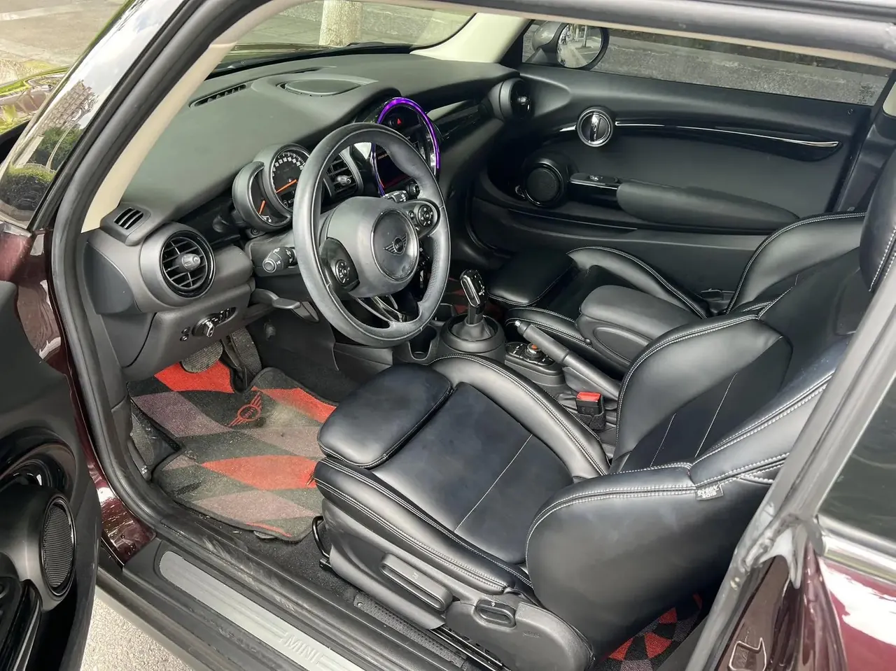 MINI 2019 1.5T COOPER ARTIST 7