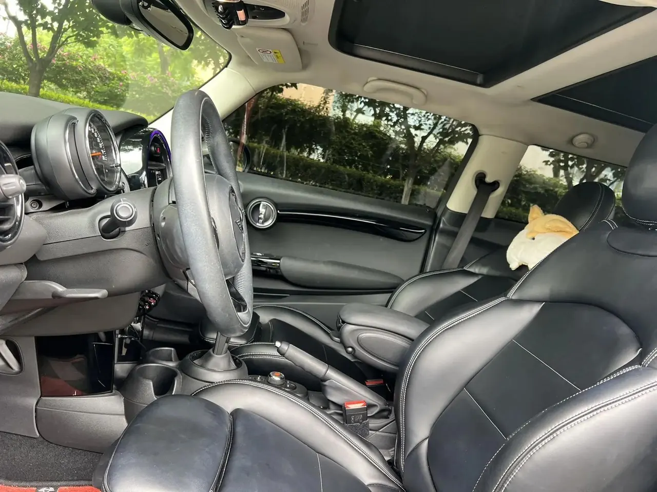 MINI 2019 1.5T COOPER ARTIST 8
