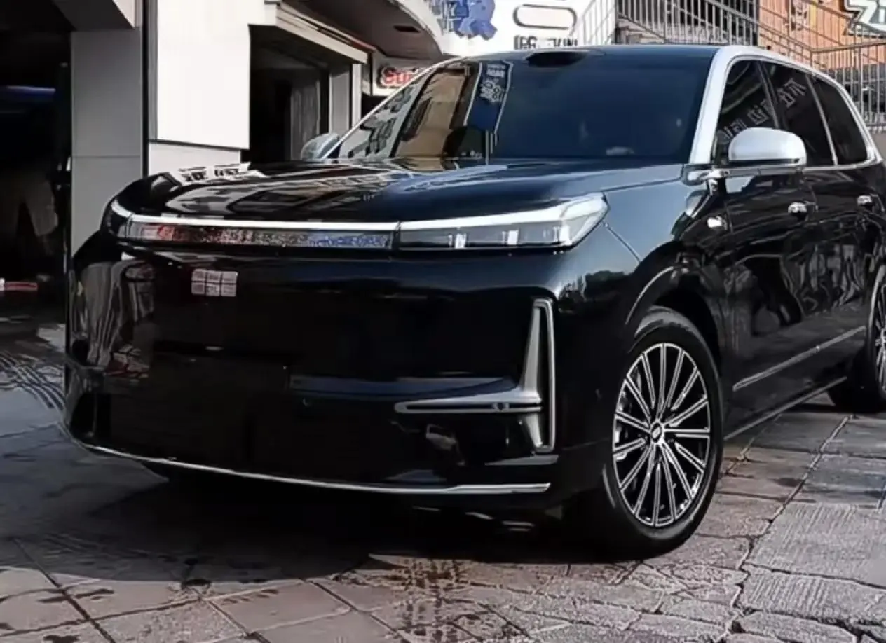 Geely Galaxy 2025 M9 1.5T 230km Two-Drive Discovery Edition Automatic Gear - View 1