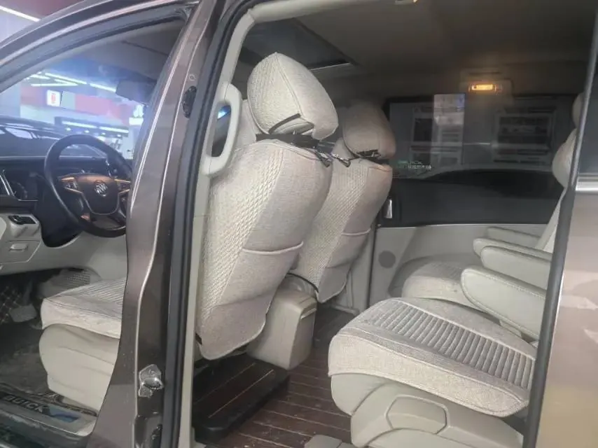 Buick GL8 2018 model 28T Luxury Edition China VI 4