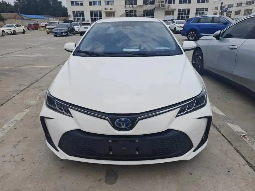 Toyota 2023 Corolla Double Engine 1.8 Stepless Intelligent Electric Hybrid Pioneer Edition Automatic Gear 2