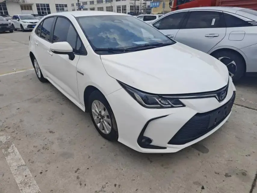 Toyota 2023 Corolla Double Engine 1.8 Stepless Intelligent Electric Hybrid Pioneer Edition Automatic Gear 3