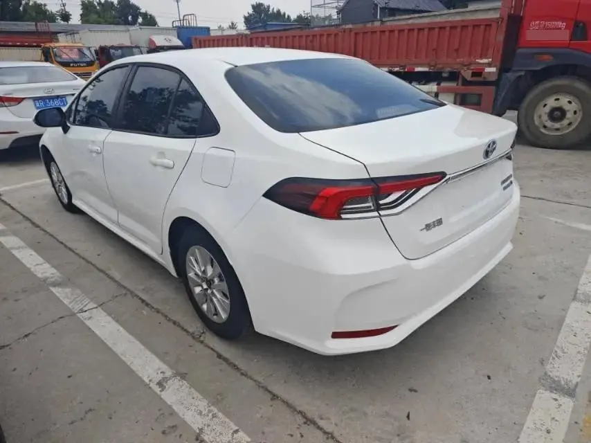 Toyota 2023 Corolla Double Engine 1.8 Stepless Intelligent Electric Hybrid Pioneer Edition Automatic Gear 9