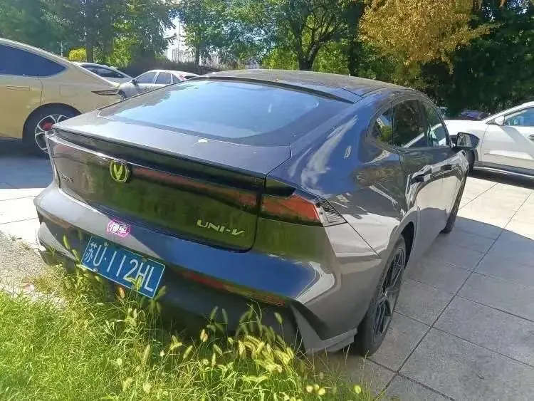 ChangAn 2023 UNI-V 1.5T honorable automatic gear 5