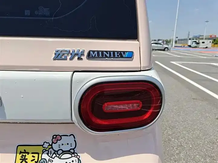 Hongguang MINIEV 2024 3rd Generation 215km Youth Edition 15