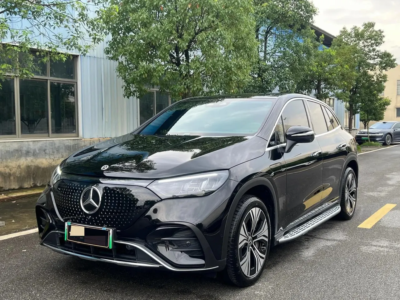 Open image lightbox: Mercedes Benz EQE SUV 2024 500 4MATIC Deluxe Edition