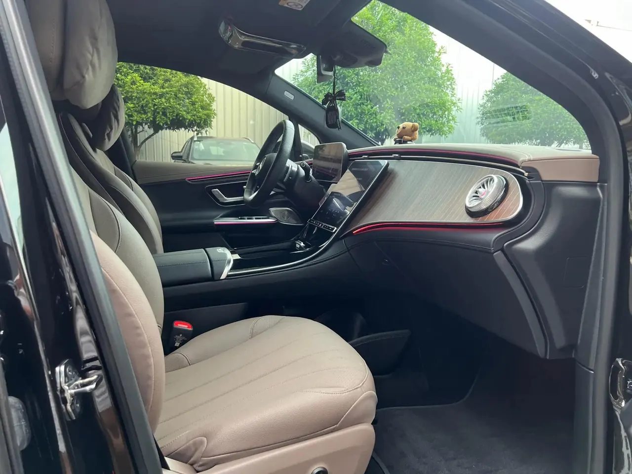Mercedes Benz EQE SUV 2024 500 4MATIC Deluxe Edition 4