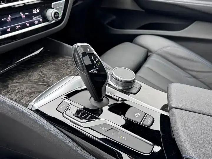 BMW 6 GT 2020 630i M sports suit 18