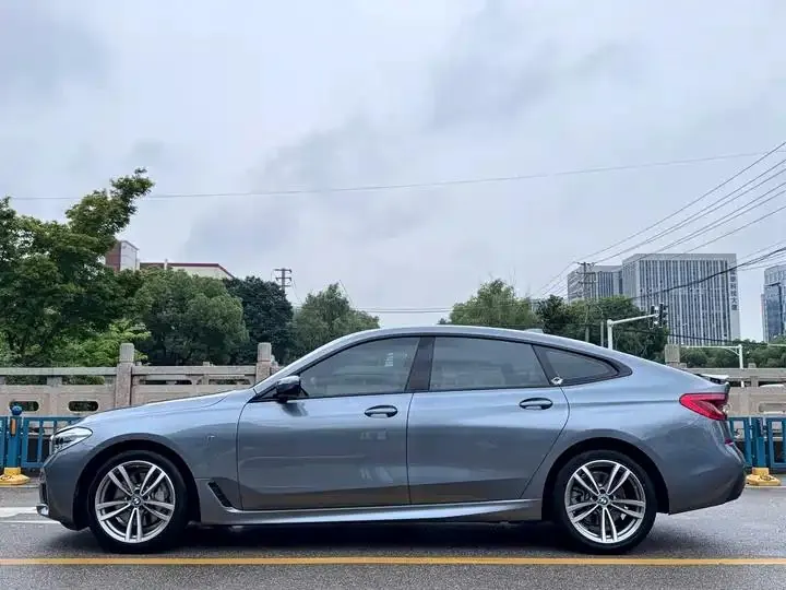 BMW 6 GT 2020 630i M sports suit 3