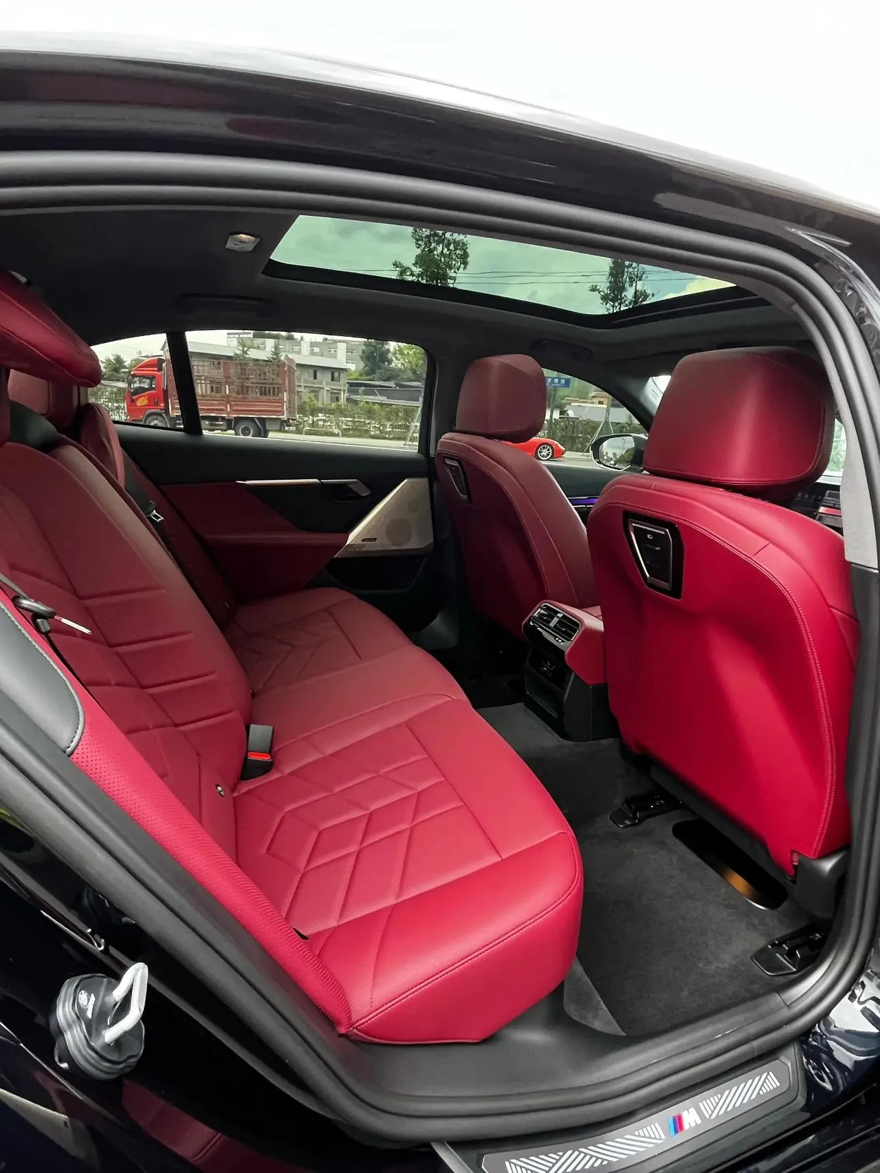 BMW 5 Series 2025 530Li 48V 2.0T Leading Model M Sport Package Automatic 7